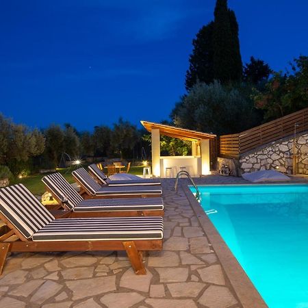 Villa Artemis Nikiana Exteriör bild