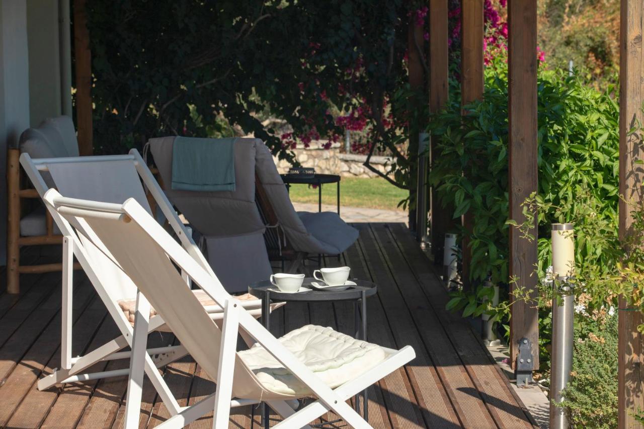 Villa Artemis Nikiana Exteriör bild